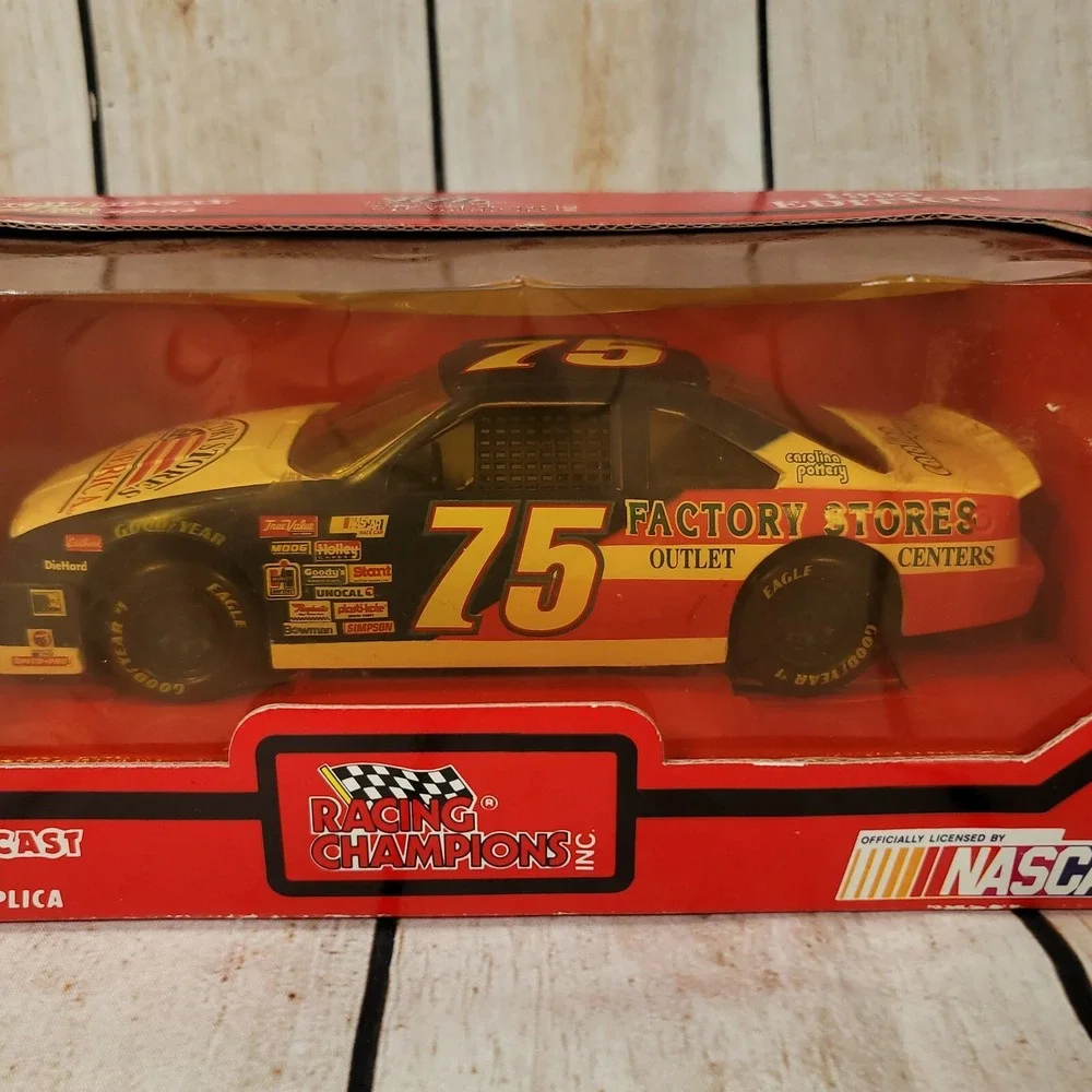Todd Bodine #75 Factory Stores Of America Ford 1993 Racing‎ Champions 1:24 Scale